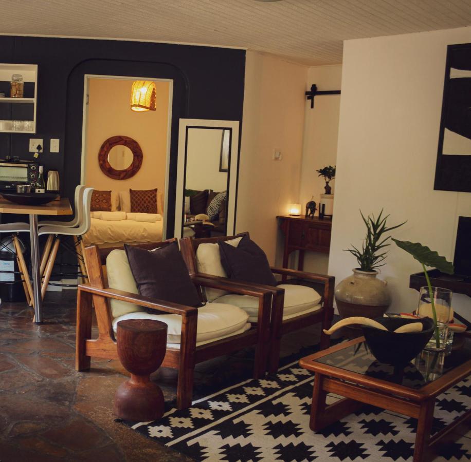 Alluring Self Catering 2 Bedroom Villa At Bokmakierie Villas Windhoek Bagian luar foto
